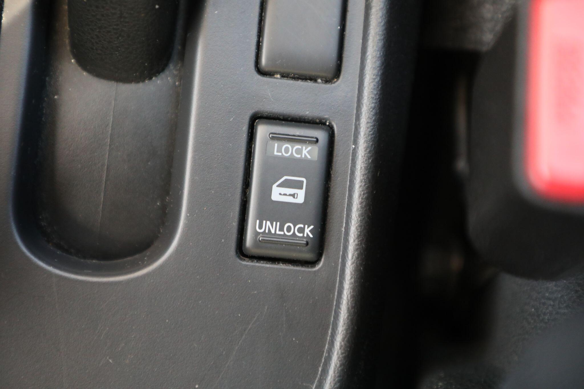 Large vehicle image